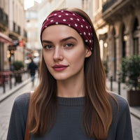Bandeau cheveux Polka Élan rouge couvrant la tête pour un maintien confortable.